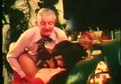 De pelo corto morena de videos caseros de dominicanas singando Pollo flequillo de un viejo amigo (oral, corrida)